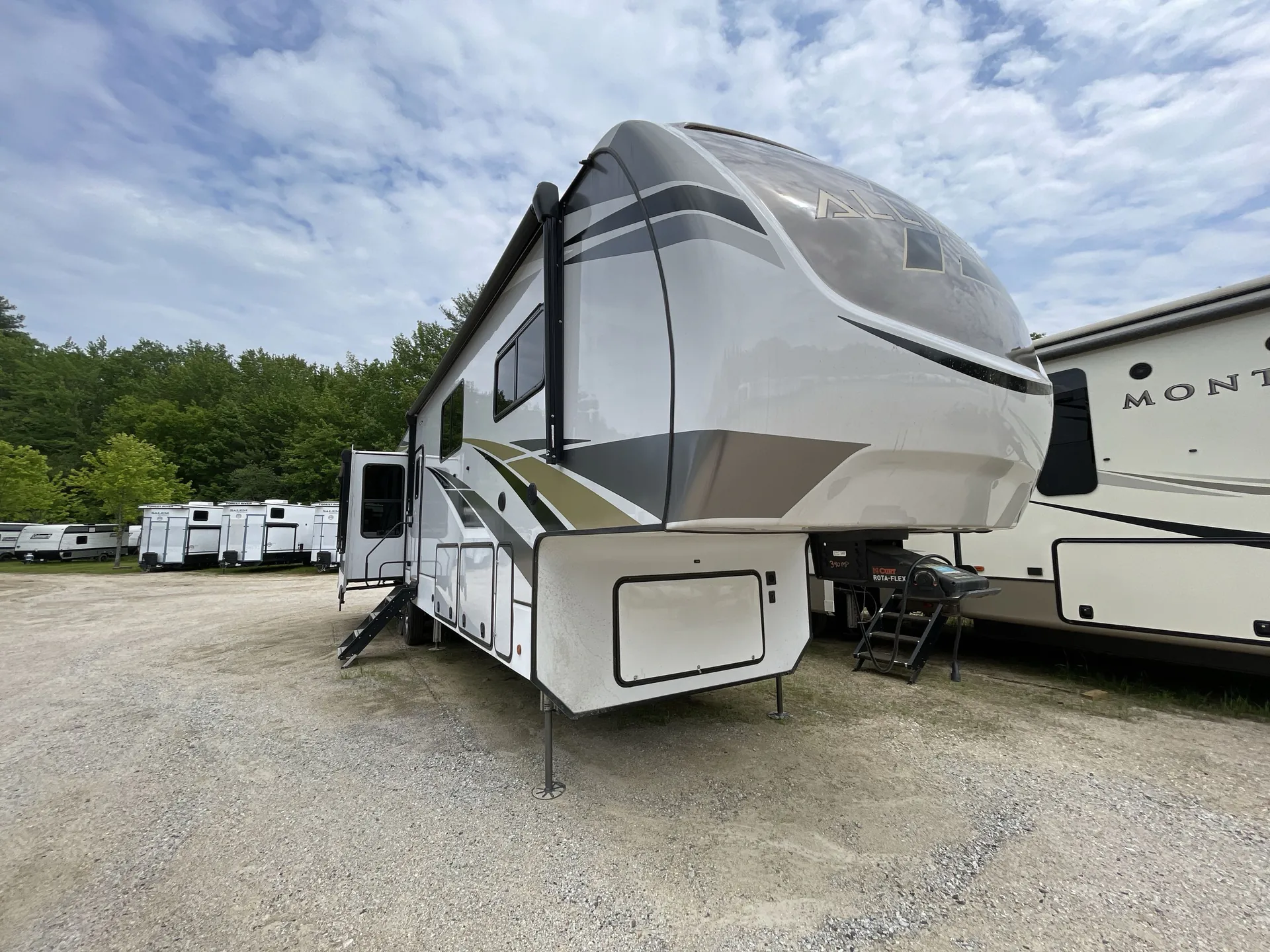 2022 Alliance RV Paradigm 390MP - Photo 2