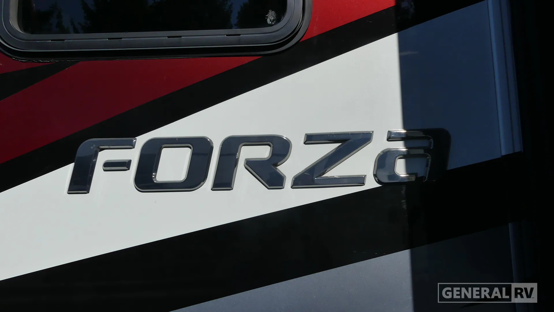 2014 Winnebago Forza 38R - Photo 3