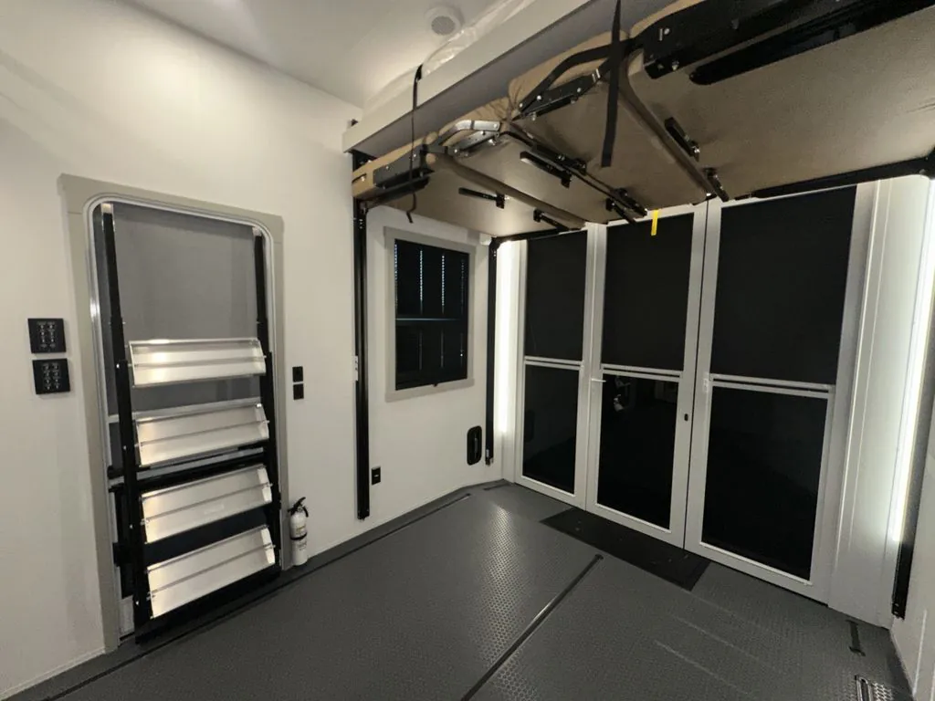 2026 Brinkley Model G 4170, Photos photo 17