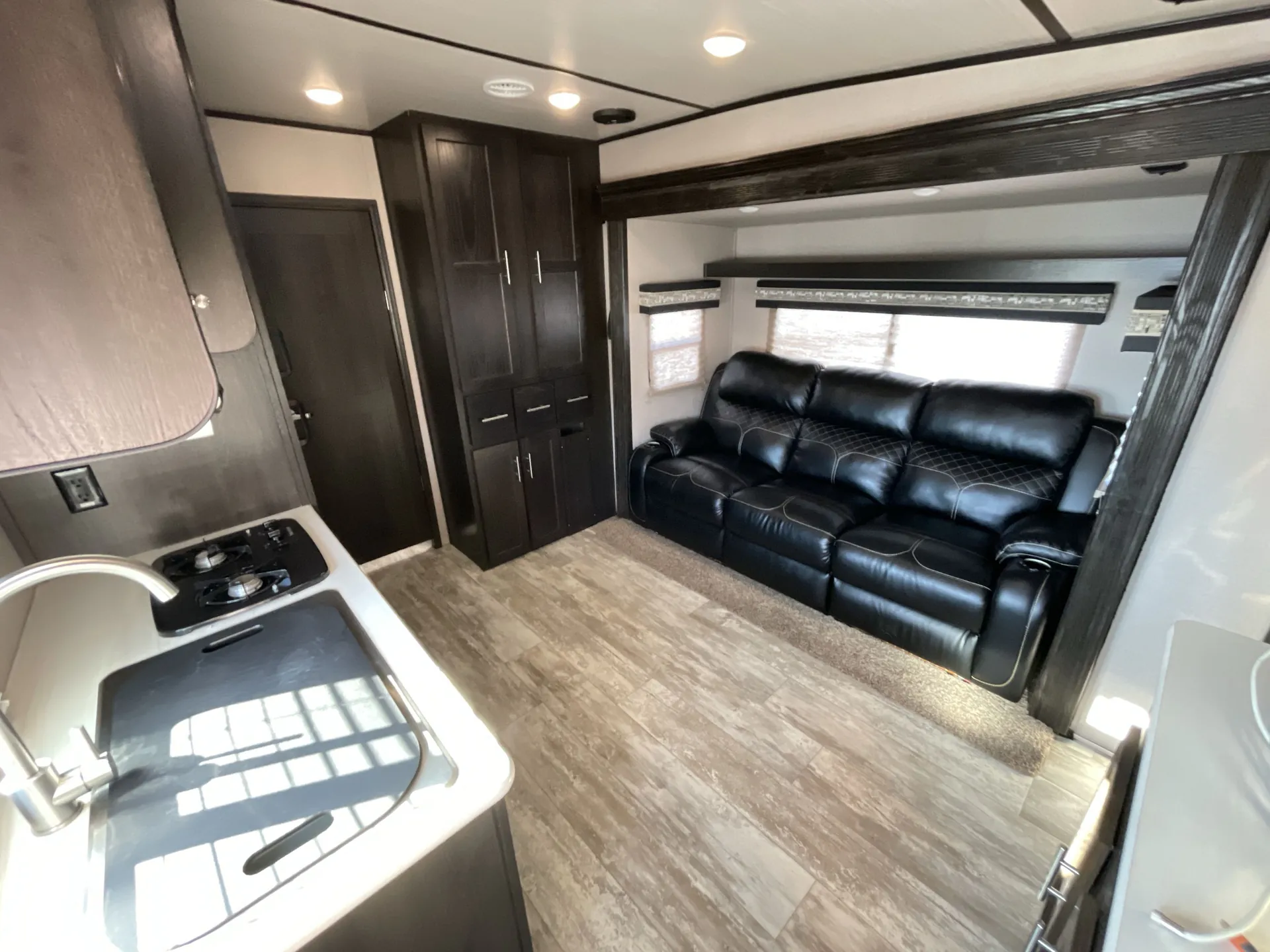 2019 Forest River XLR Hyperlite 29HFS — living area main