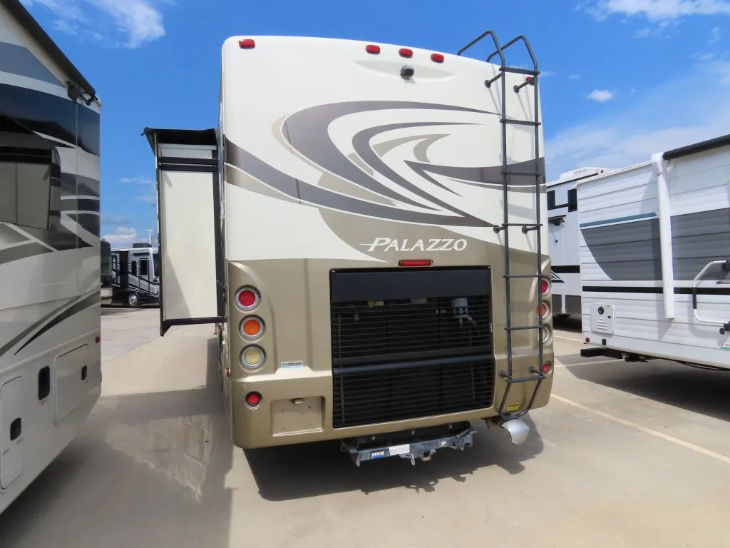 2015 Thor Motor Coach PALAZZO 36.1 Class A Diesel - Photo 4