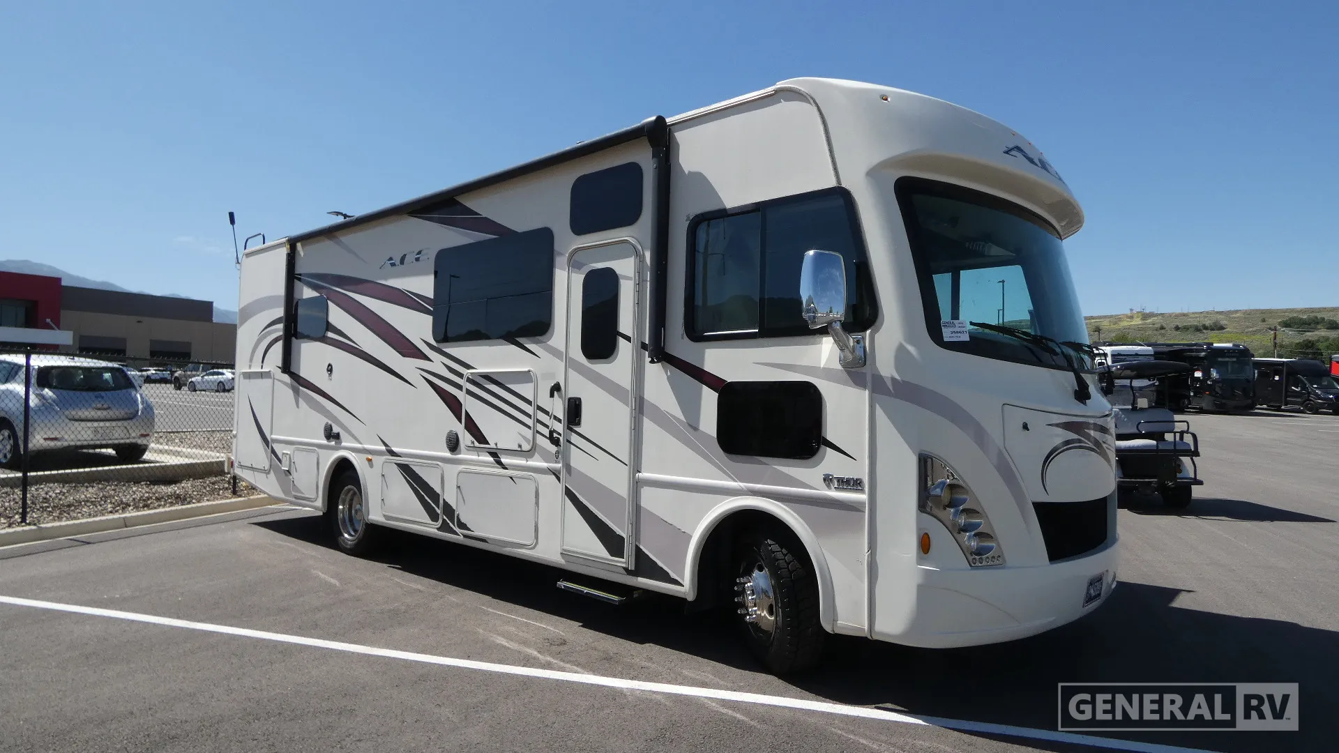 2018 Thor Motor Coach ACE 29.4 - Photo 2