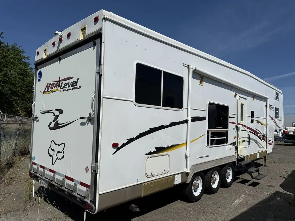 2005 HOLIDAY RAMBLER NEXT LEVEL 37CK - Photo 3