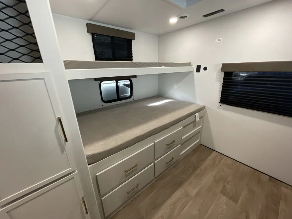2027 Grand Design Transcend 335BHT, Photos photo 32