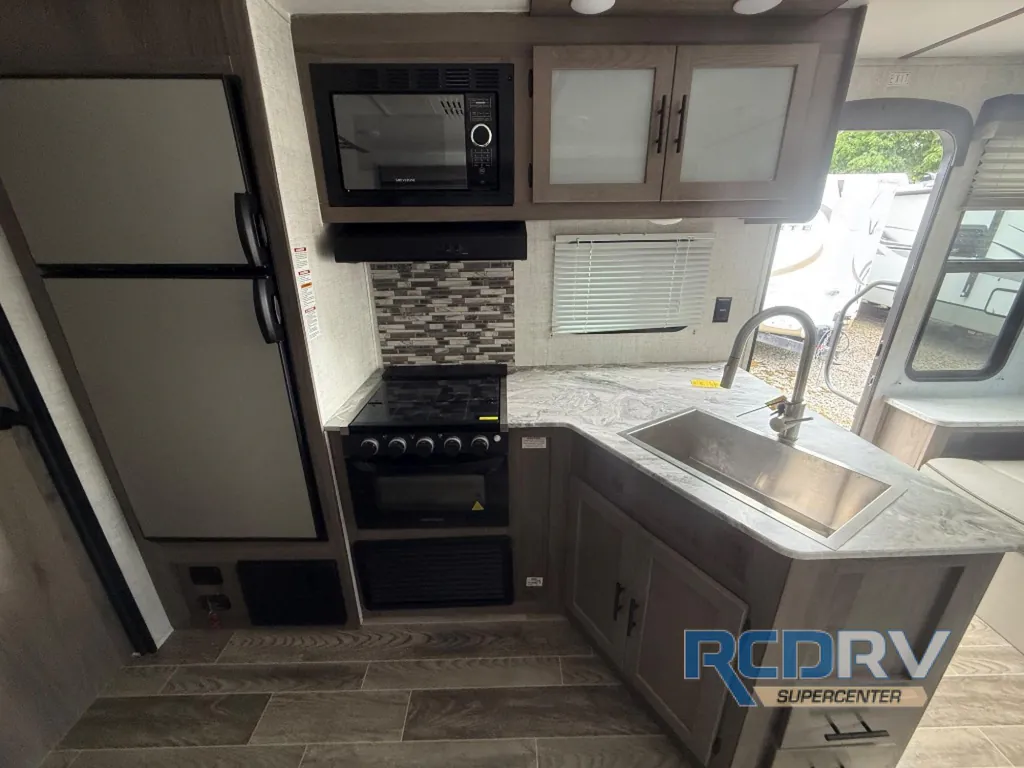2022 Gulf Stream RV Kingsport Ultra Lite 24RLS, Photos photo 8
