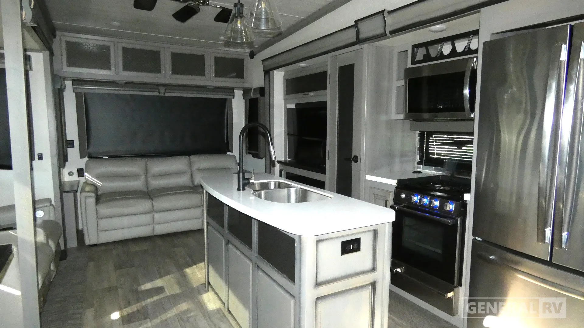 2021 Keystone Montana 3855BR - Photo 3
