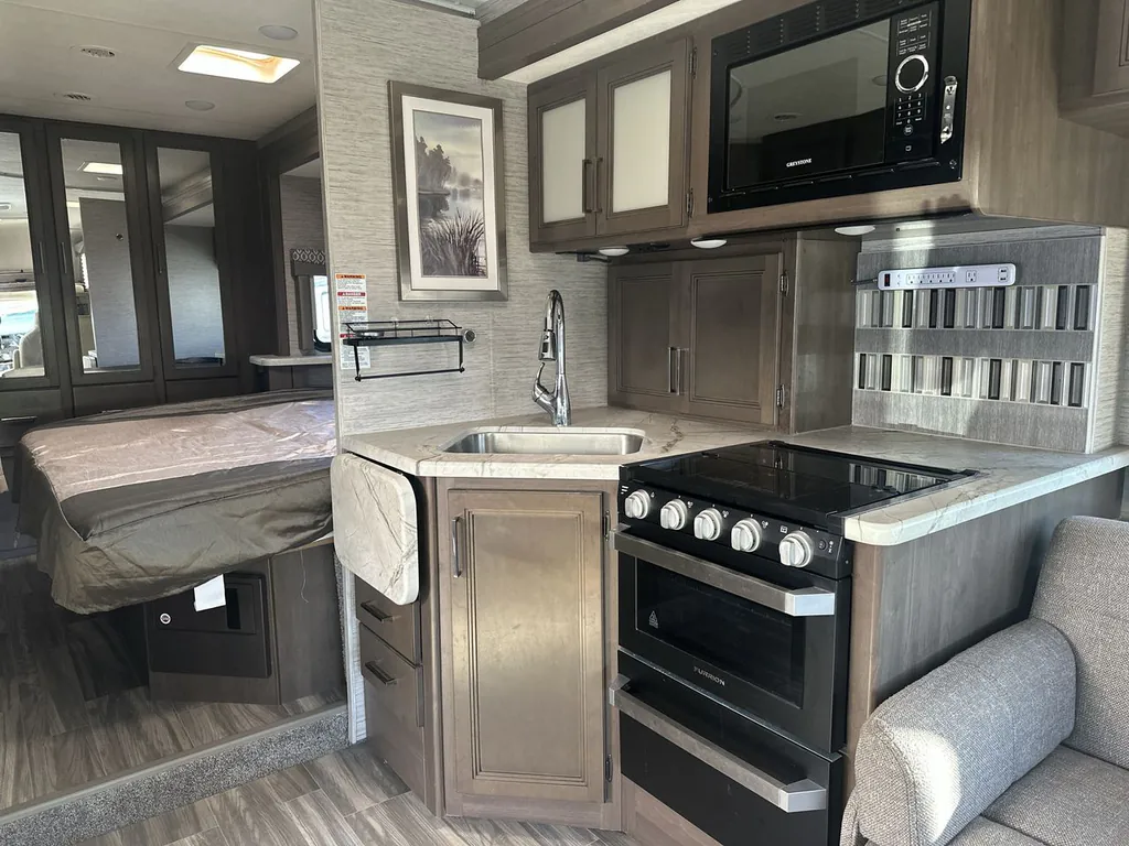 2021 Thor Motor Coach Freedom Elite 27FE, Photos photo 6