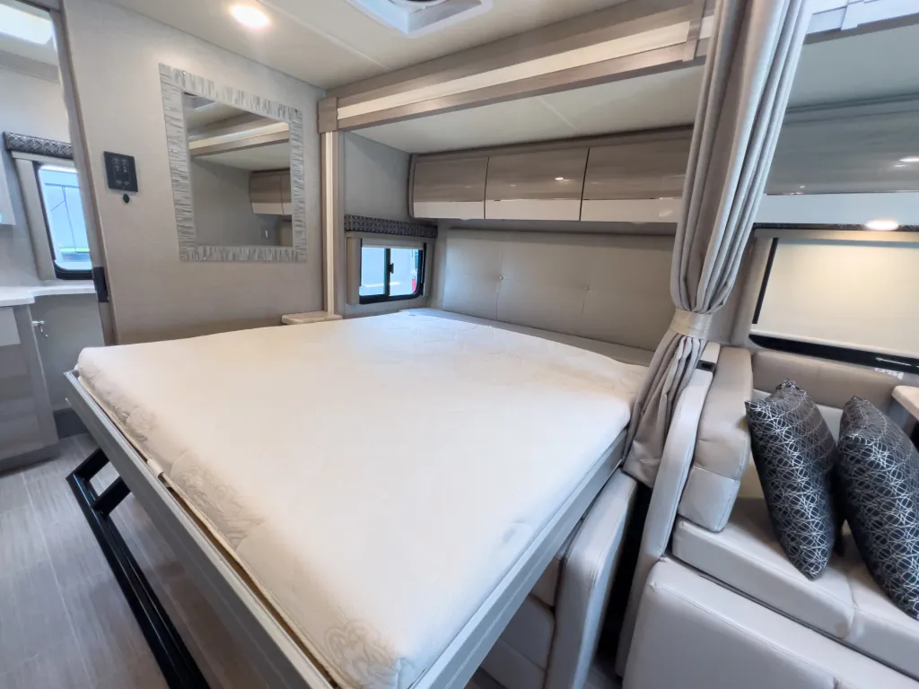 2021 Thor Motor Coach Tiburon 24FB, Photos photo 17