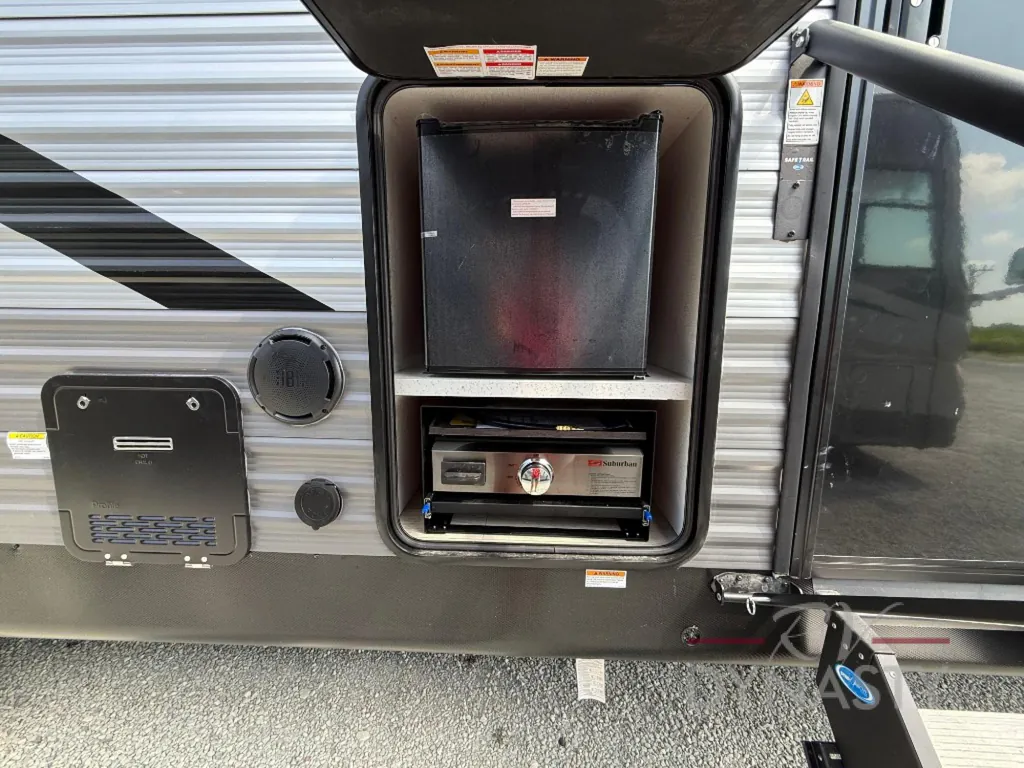 2027 Coachmen Catalina Legacy Edition 333DBDSCK, Photos photo 14