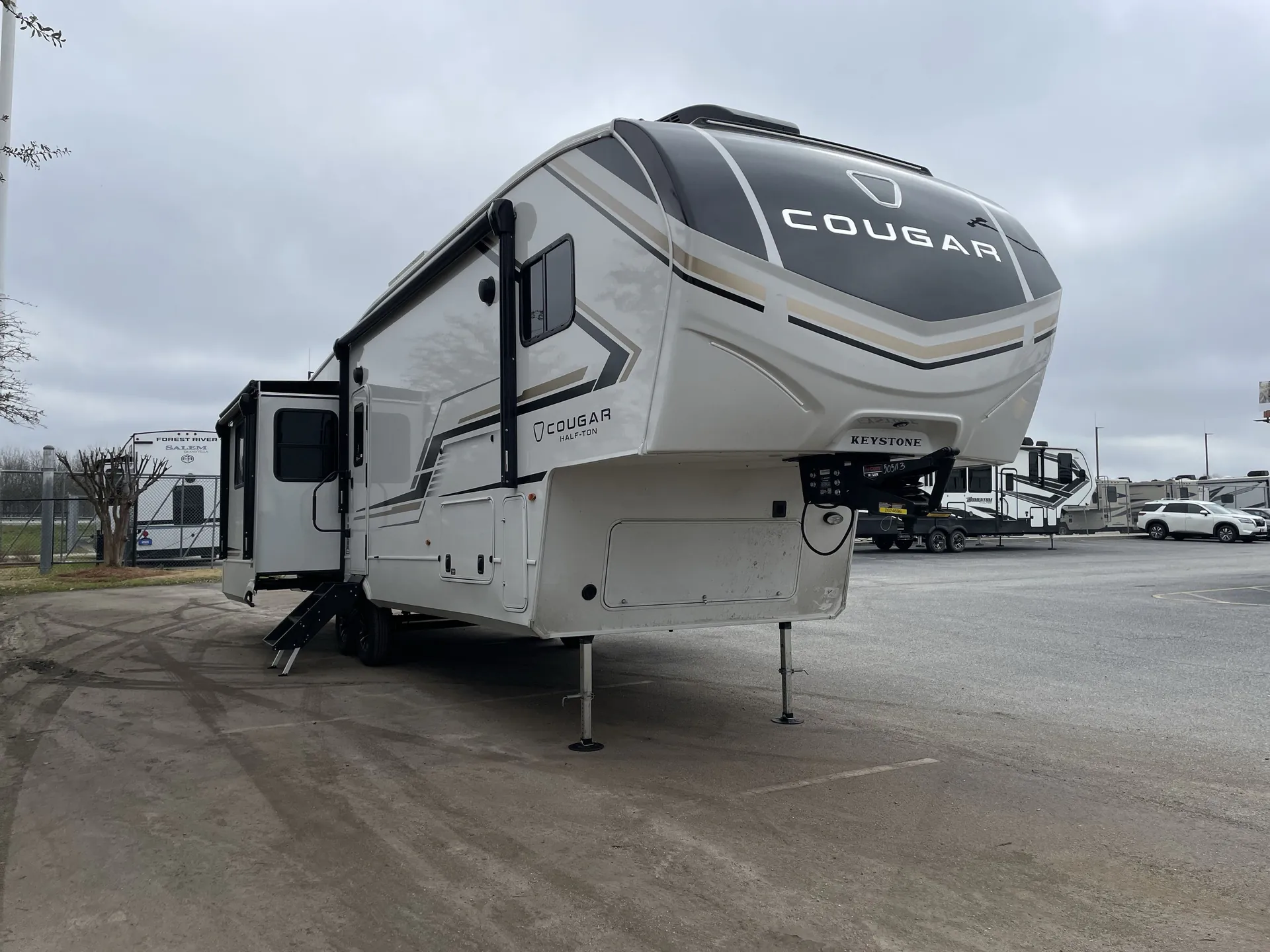 2026 Keystone Cougar Half-Ton 29MBD - Photo 2