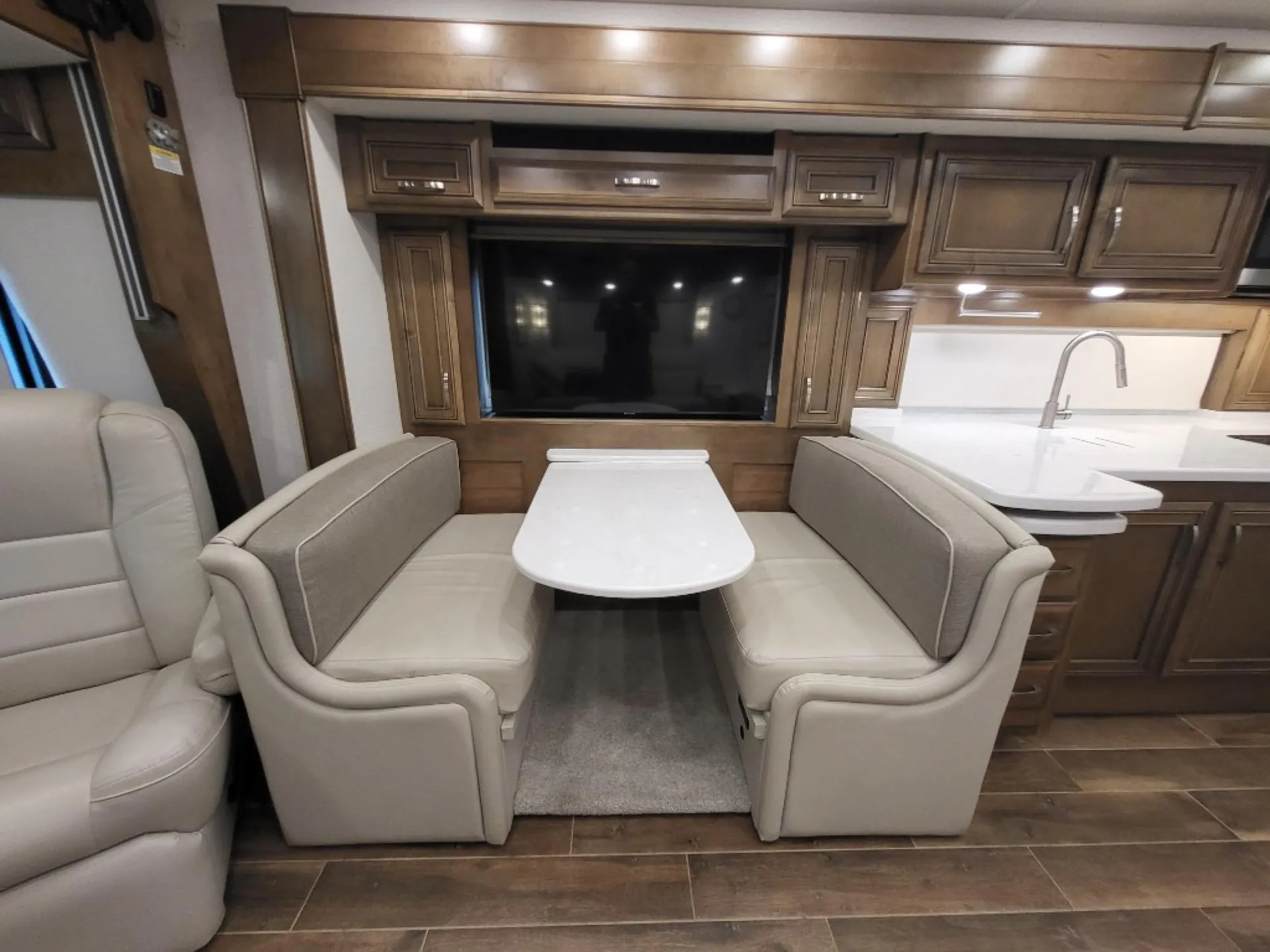 2023 Entegra Coach Reatta XL 37K - Photo 4