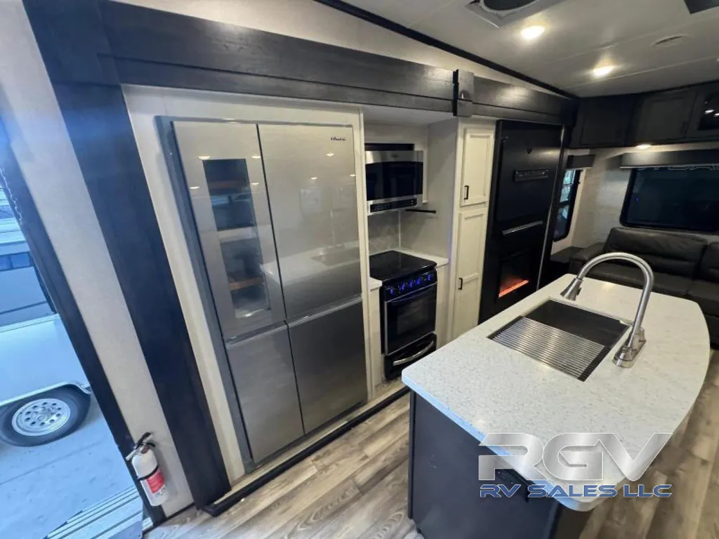 2022 Highland Ridge Silverstar XLT 354MBH, Photos photo 13