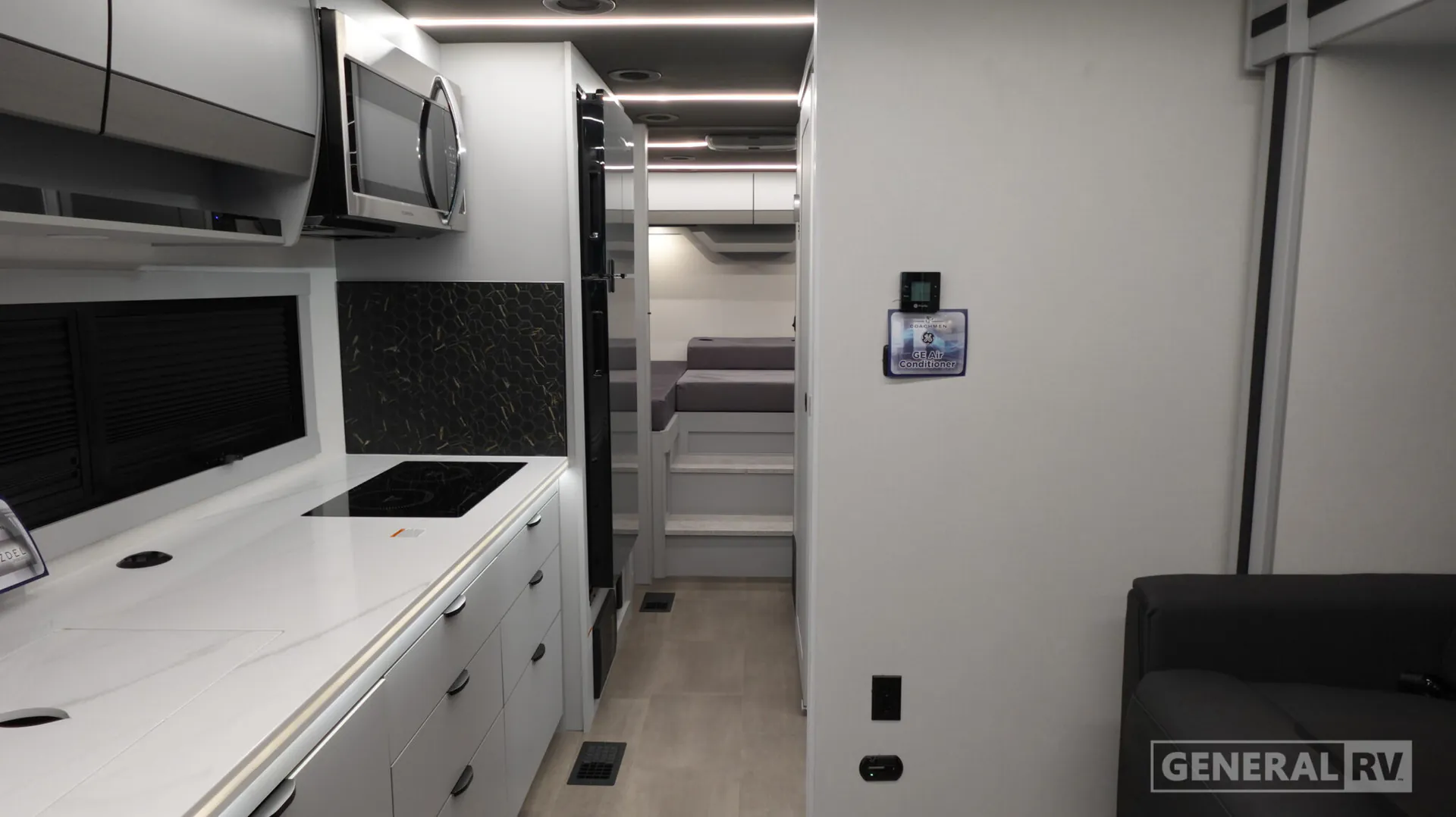 2027 Coachmen Euro 25TB - Photo 3