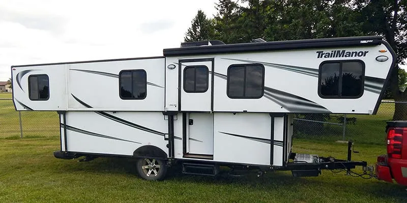 TrailManor 2922 Series KB exterior