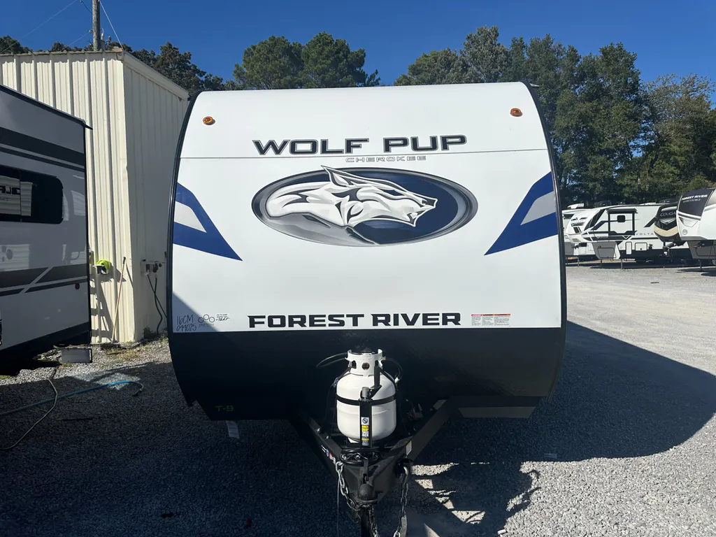 2027 Forest River Cherokee Wolf Pup 16CM, Photos photo 3