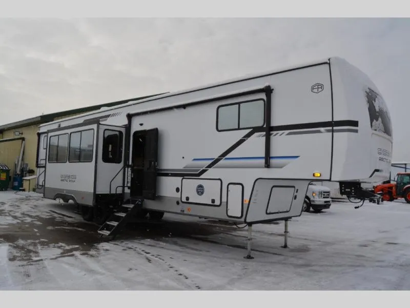 2025 Forest River Cherokee Arctic Wolf Suite 3850 SUITE - Photo 2