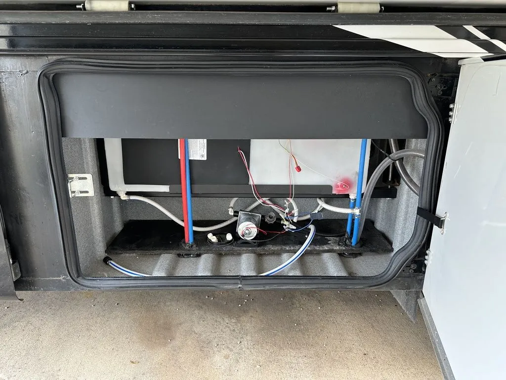 2019 Forest River Georgetown 369DS — Photo 7