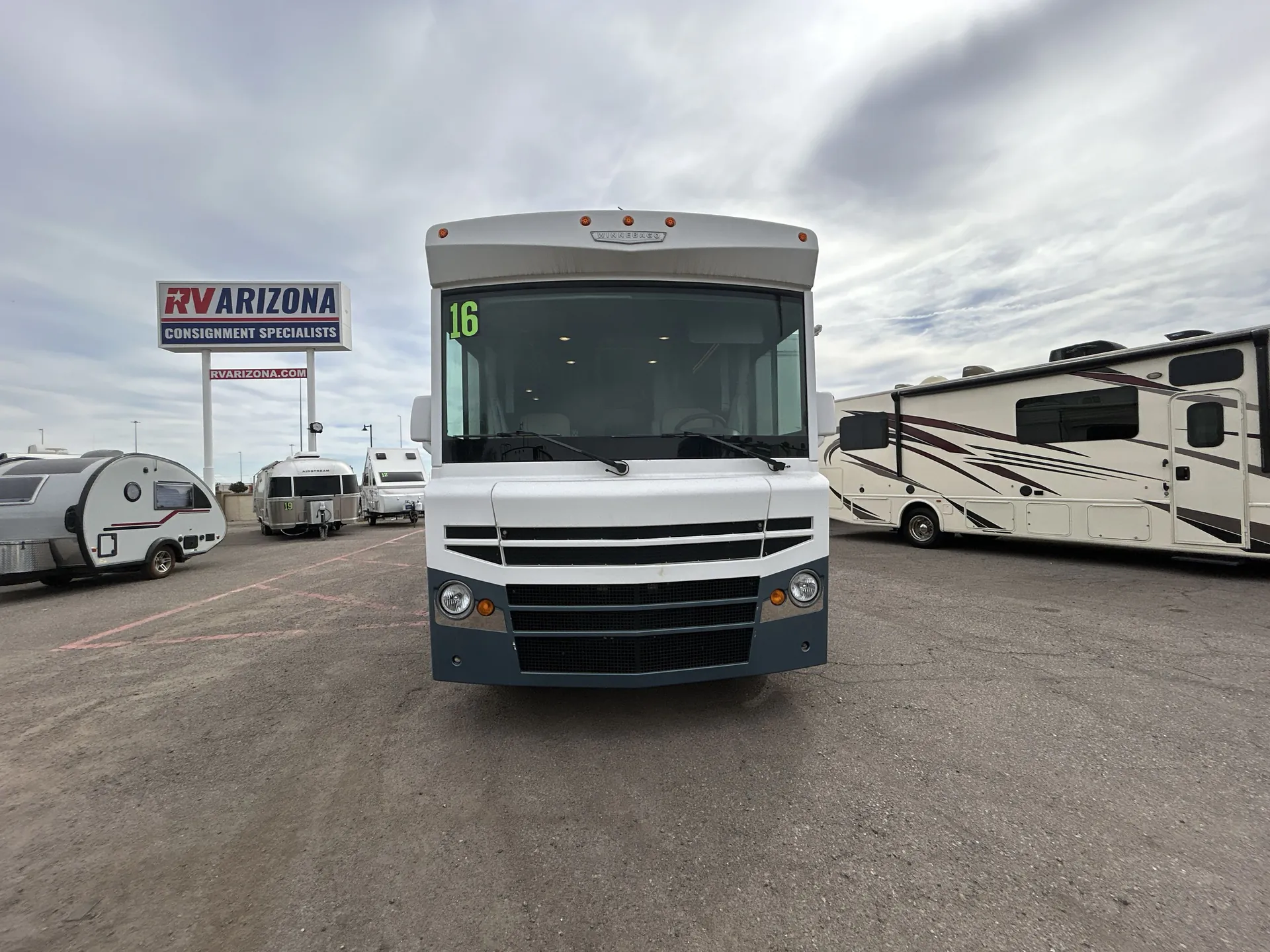 2016 Winnebago Brave 27B — front