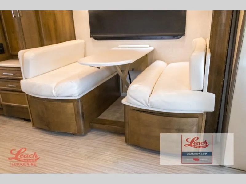 2018 Tiffin Motorhomes Wayfarer Used    24 FW - Photo 3