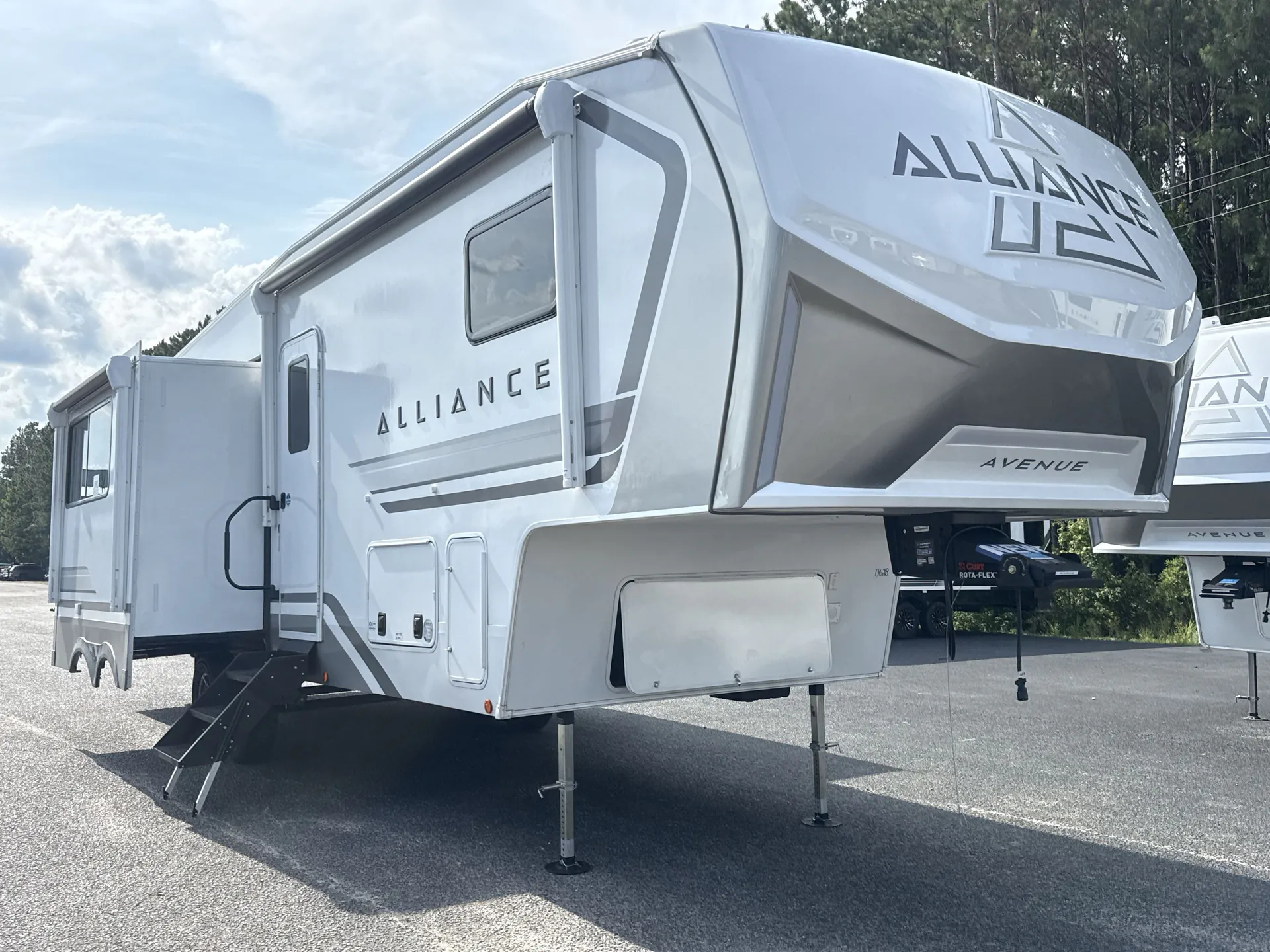 2027 Alliance RV Avenue 30BH - Photo 2