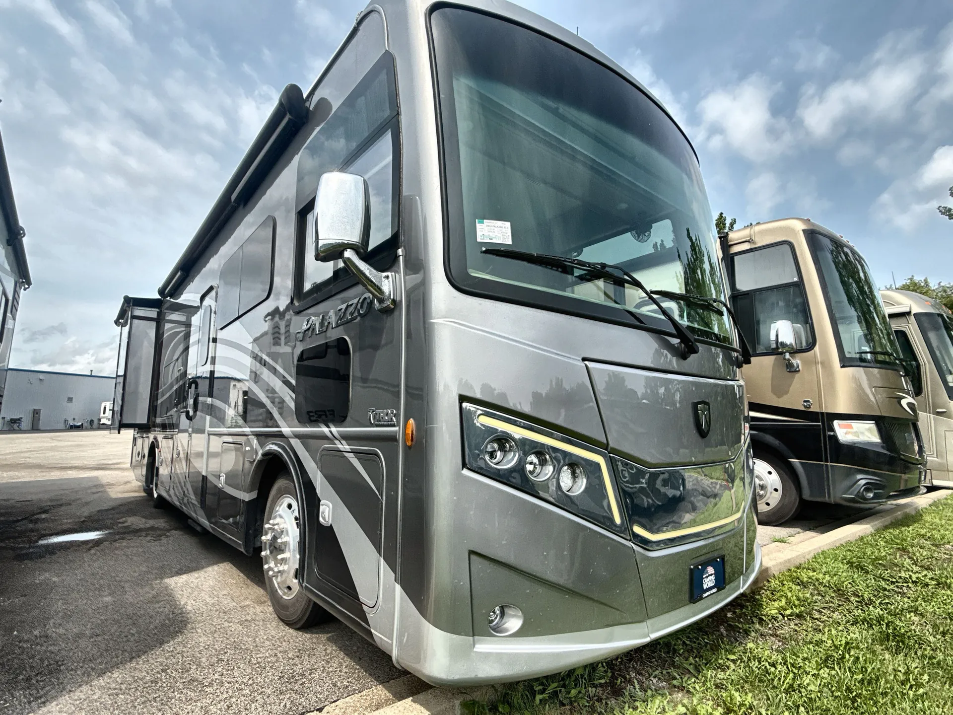 2022 Thor Motor Coach Palazzo 33.5 - Photo 2