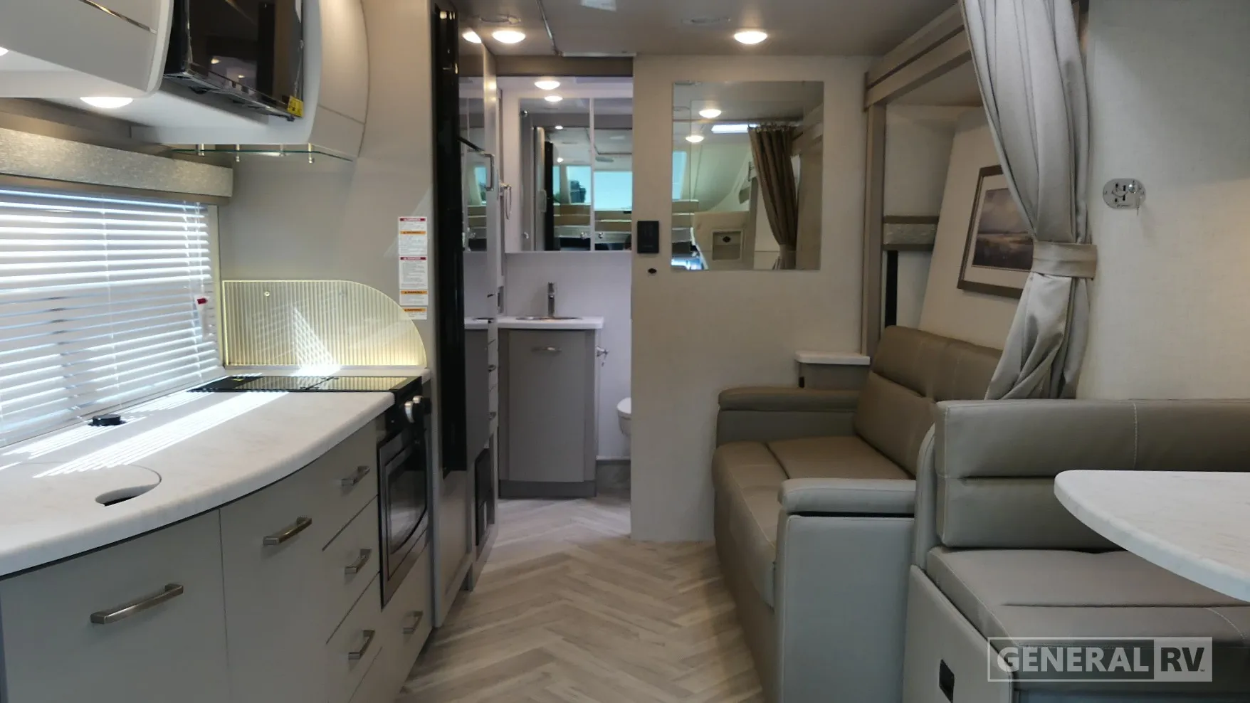 2026 Thor Motor Coach Tiburon Sprinter 24FB - Photo 3