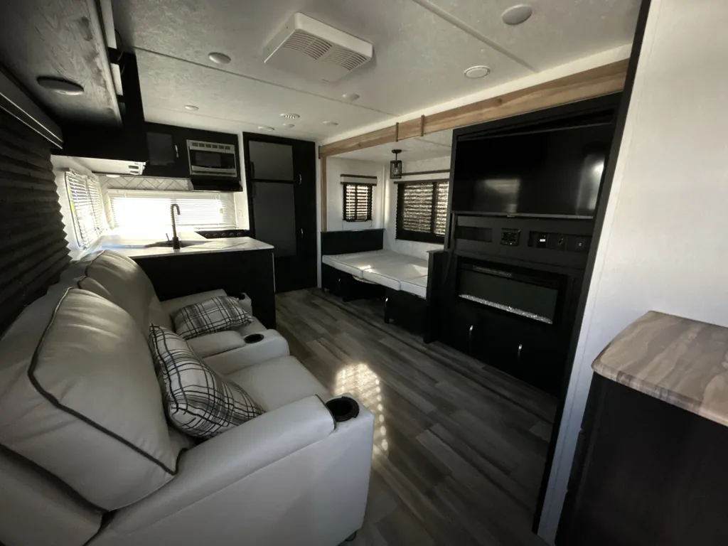 2023 Coachmen Freedom Express Ultra Lite 274RKS, Photos photo 17