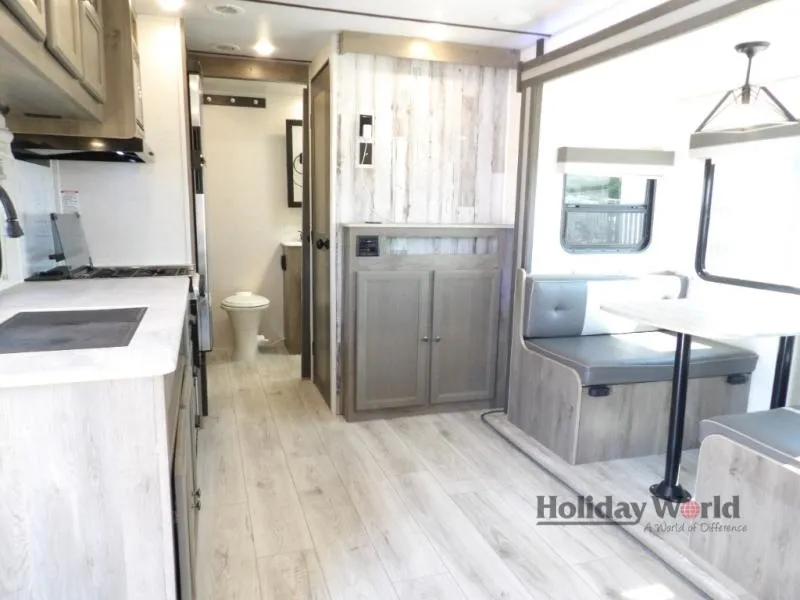 2022 Forest River Surveyor Legend 252RBLE - Photo 4