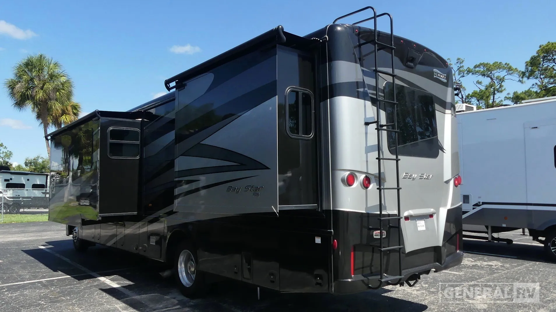 2020 Newmar Bay Star 3626 - Photo 4