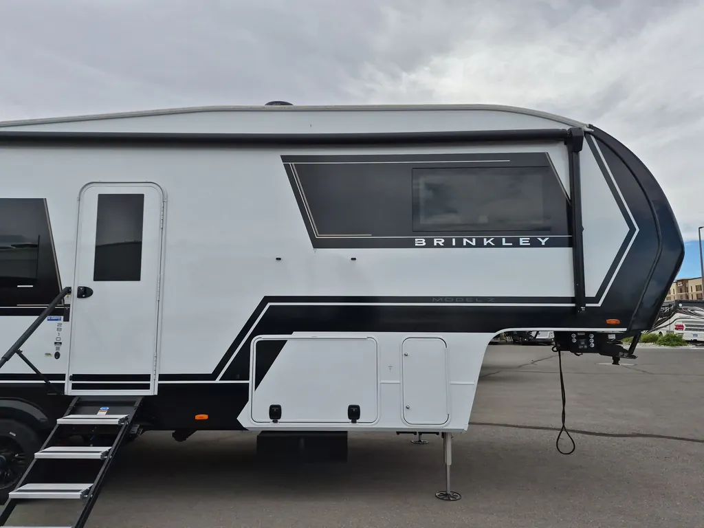 2026 Brinkley Model Z 2810, Photos photo 2