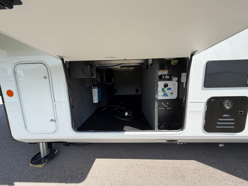 2027 Jayco North Point 391TBBH, Photos photo 3