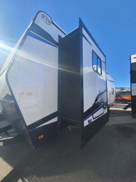 2026 Forest River Vengeance 25L - Photo 3