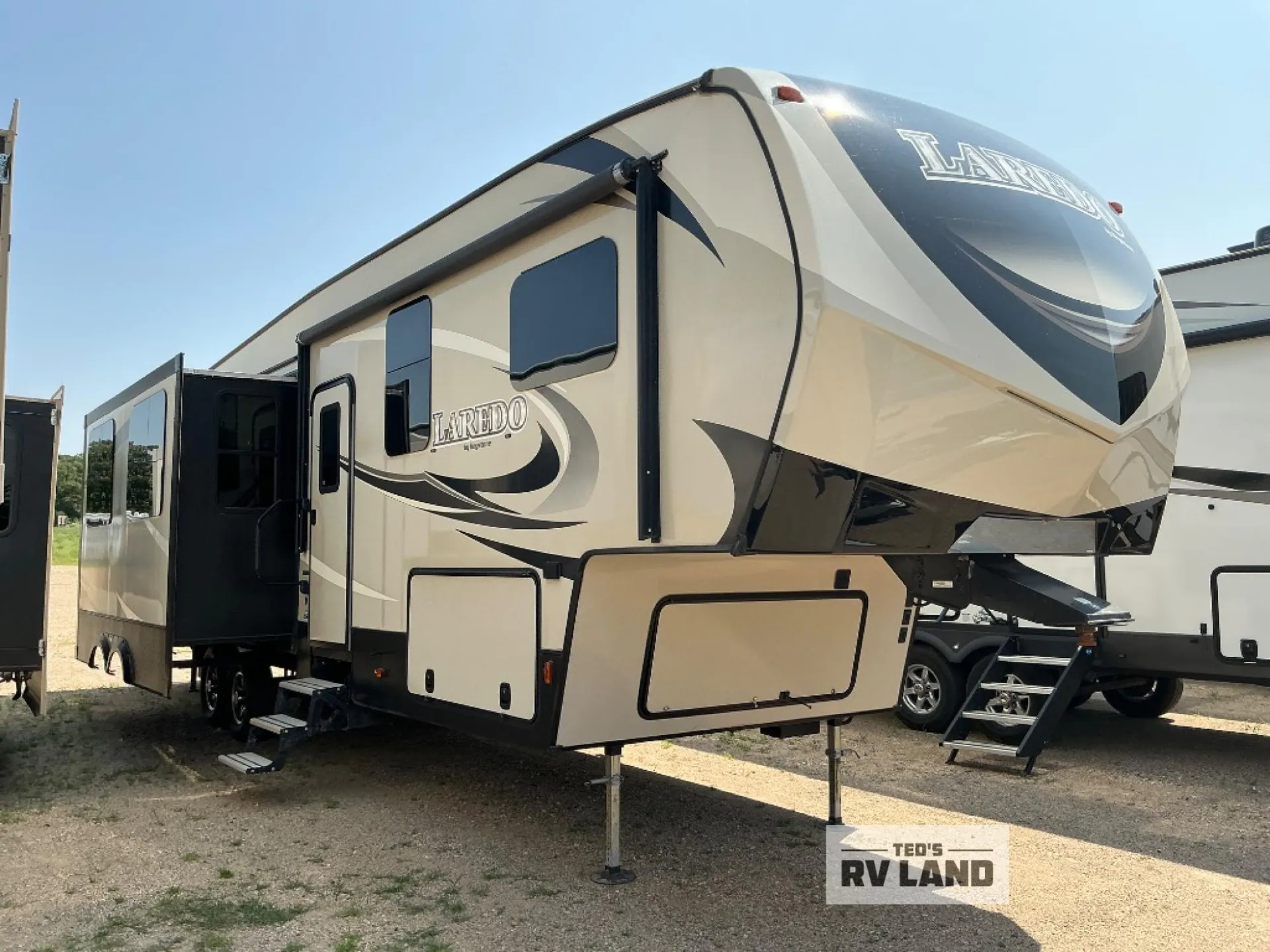 2017 Keystone Laredo 357BH - Photo 2