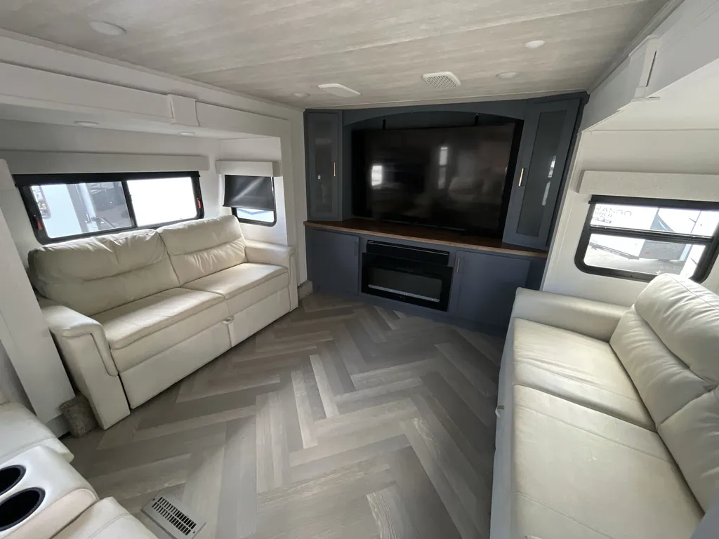 2024 Prime Time Crusader 375FLS, Photos photo 7