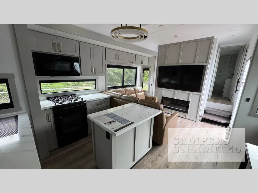 2026 Brinkley Model G 3970, Photos photo 10