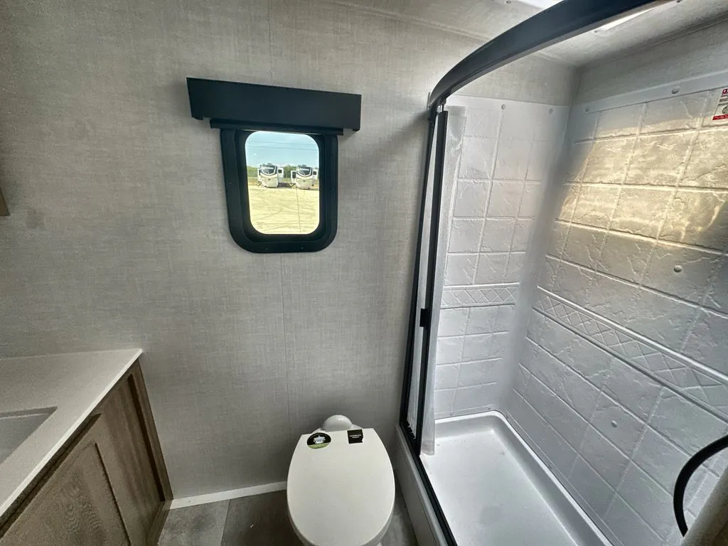 2027 Forest River Rockwood Geo Pro 19FD — Photo 5
