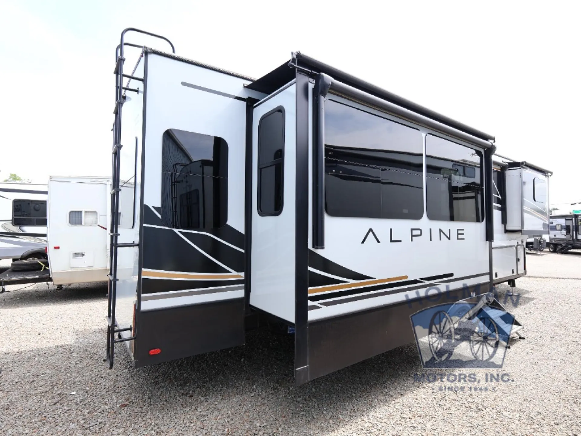 2025 Keystone Alpine 3303CK - Photo 3