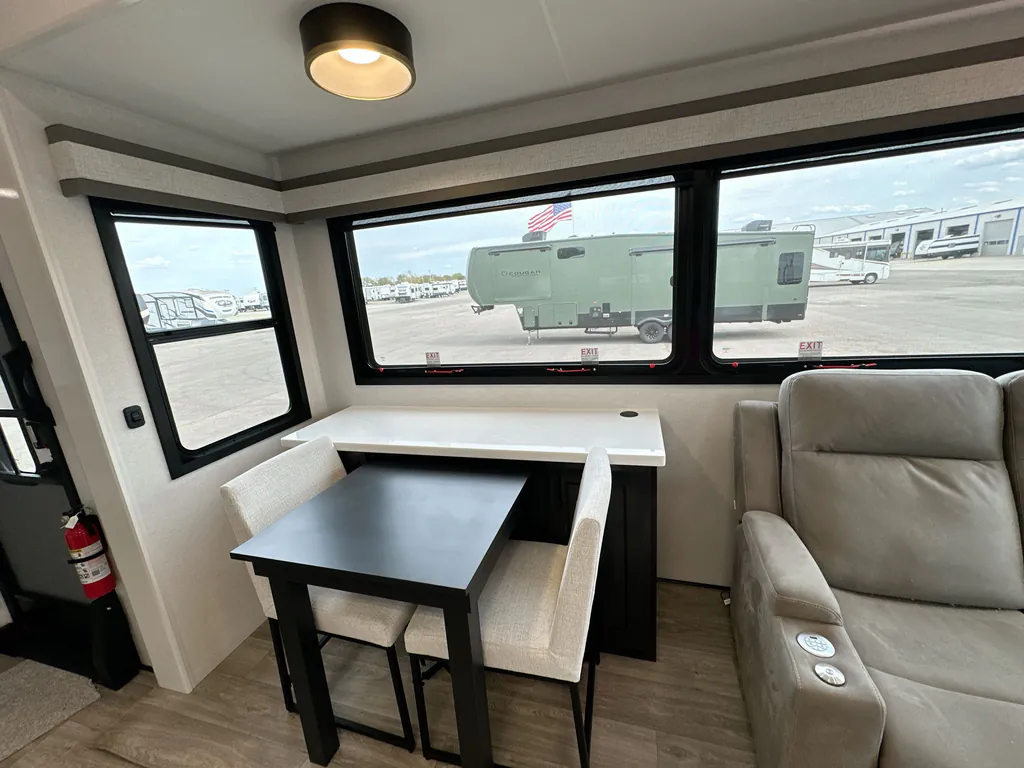 2027 Jayco Pinnacle 36FBTS, Photos photo 12