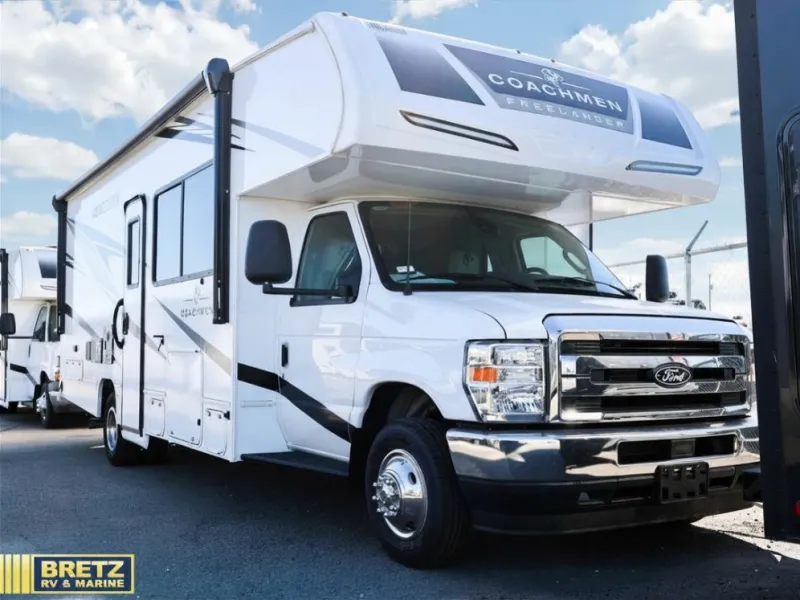 2026 Coachmen Freelander 26DS - Photo 2