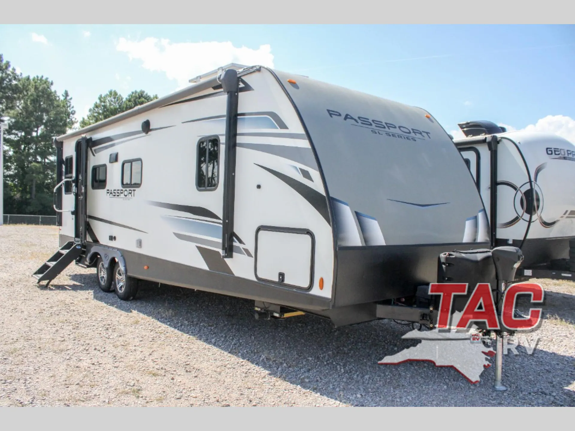 2022 Keystone Passport SL 252RD - Photo 2