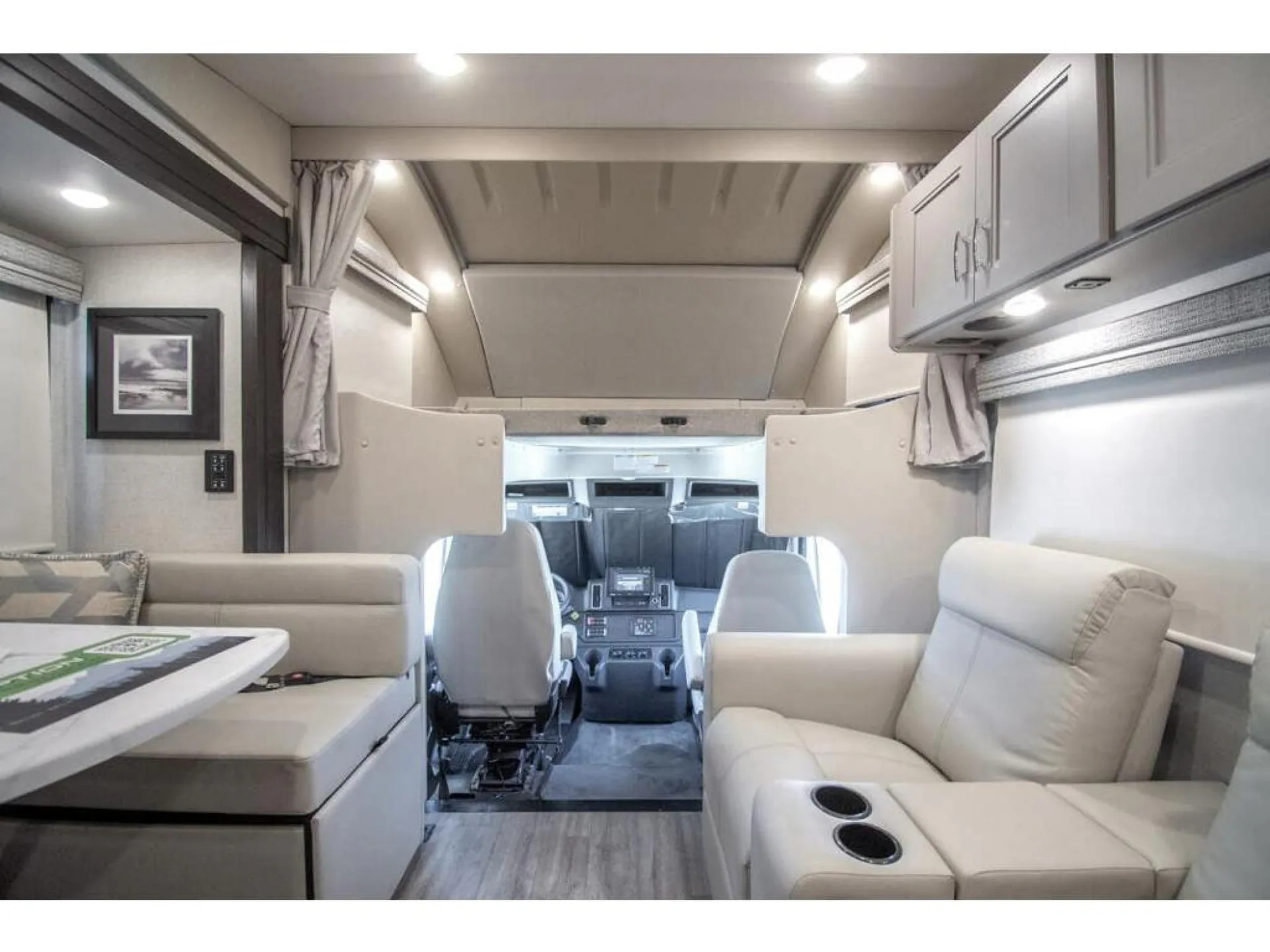 2026 Thor Motor Coach Inception 34XG - Photo 4