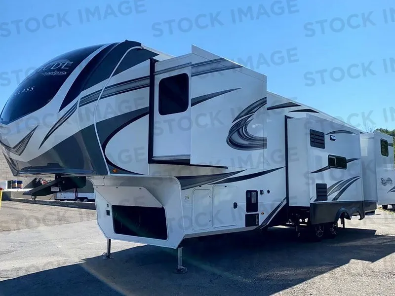 2022 Grand Design Solitude 3740BH - Photo 3