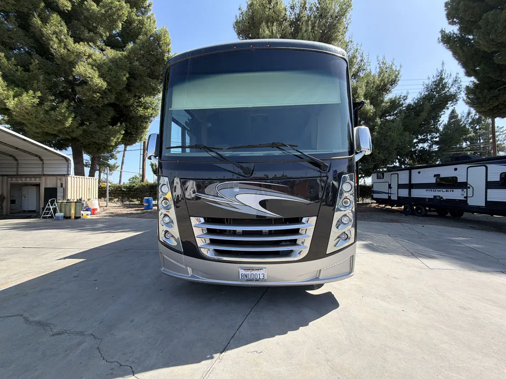 2020 Thor Motor Coach Challenger 35MQ, Photos photo 4