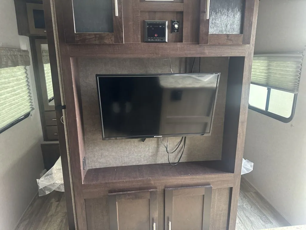 2018 Forest River RV Surveyor Legend 295QBLE, Photos photo 11