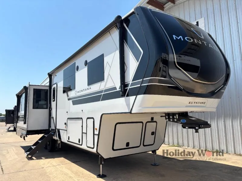 2026 Keystone Montana 3231CK - Photo 2