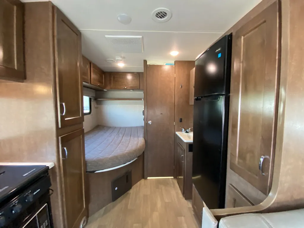 2020 Winnebago Porto 24F - Photo 4