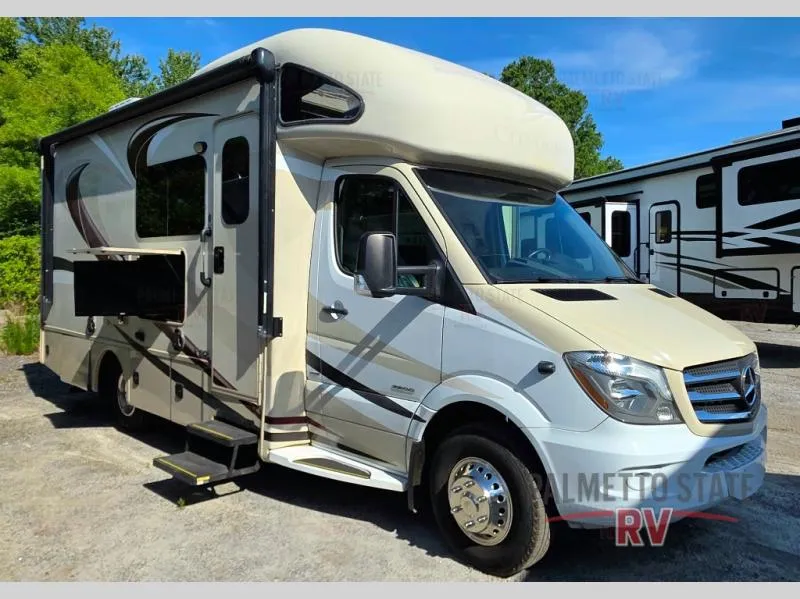2017 Thor Motor Coach Citation 24SS - Photo 3