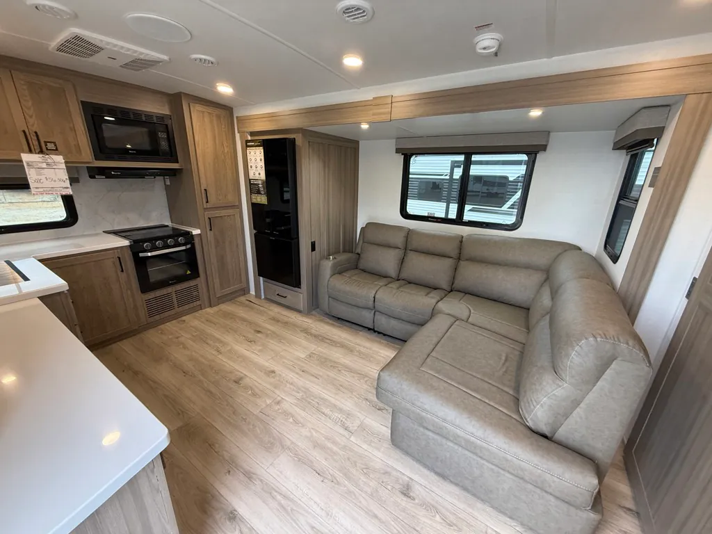 2027 Forest River Rockwood Ultra Lite 2711RK — Photo 6