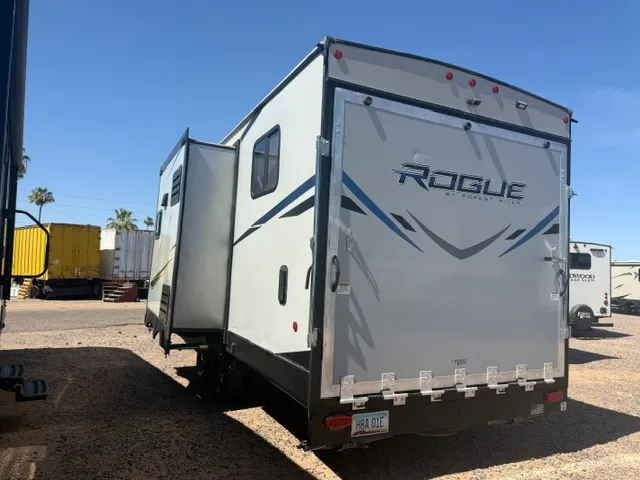 2021 Forest River Vengeance Rogue 26V, Photos photo 2