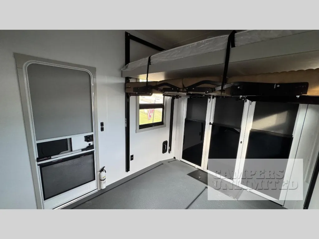2026 Brinkley Model G 3950, Photos photo 17
